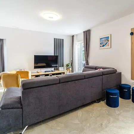 Renesansa Willa Milna (Brac)