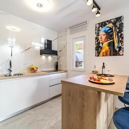 Renesansa * Milna (Brac)