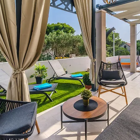 Renesansa Villa Milna (Brac)