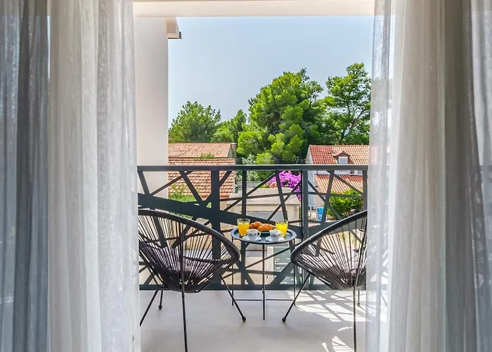 Vila Renesansa Milna (Brac)