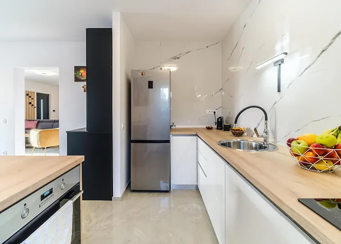 Renesansa * Milna (Brac)