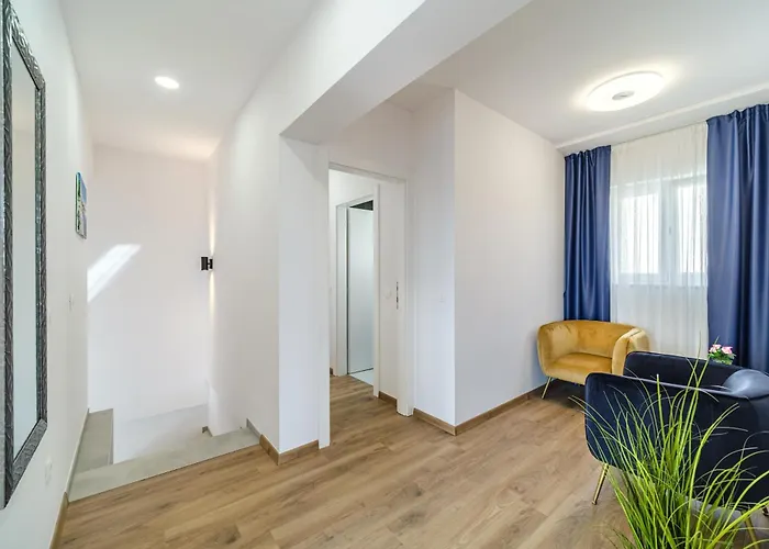 Vila Renesansa Milna (Brac)