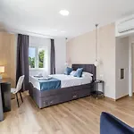 Renesansa Villa *